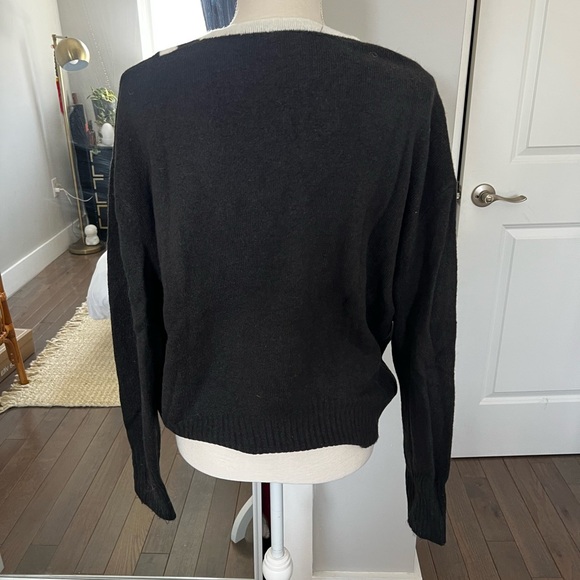 Black and White V-Neck Women's Sweater - Picture 2 of 3